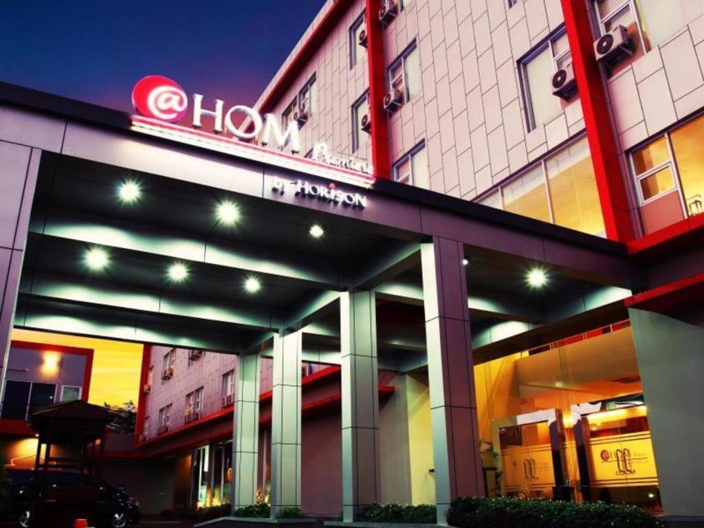 @Hom Premiere Cilacap Εξωτερικό φωτογραφία
