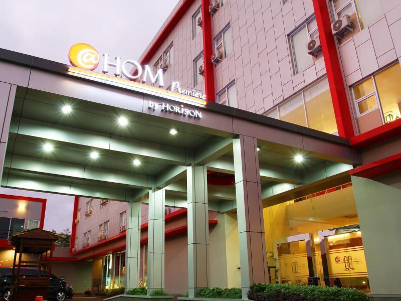 @Hom Premiere Cilacap Εξωτερικό φωτογραφία