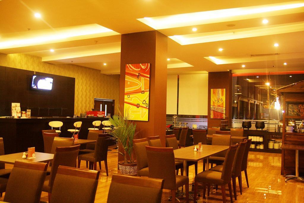@Hom Premiere Cilacap Εξωτερικό φωτογραφία