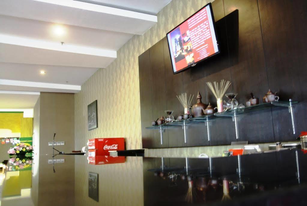 @Hom Premiere Cilacap Εξωτερικό φωτογραφία