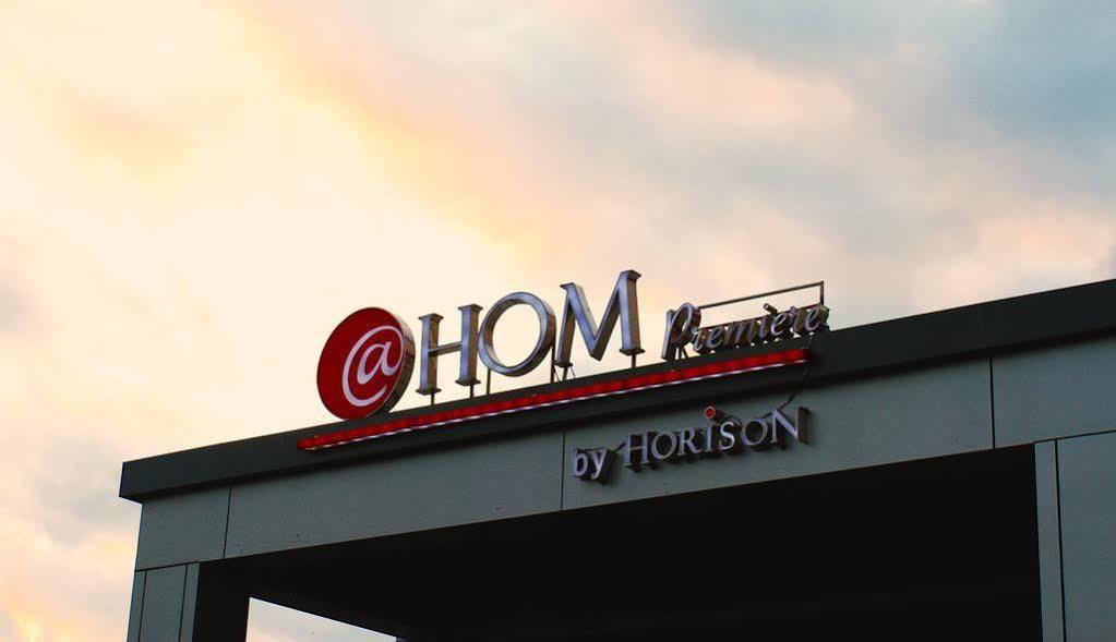 @Hom Premiere Cilacap Εξωτερικό φωτογραφία