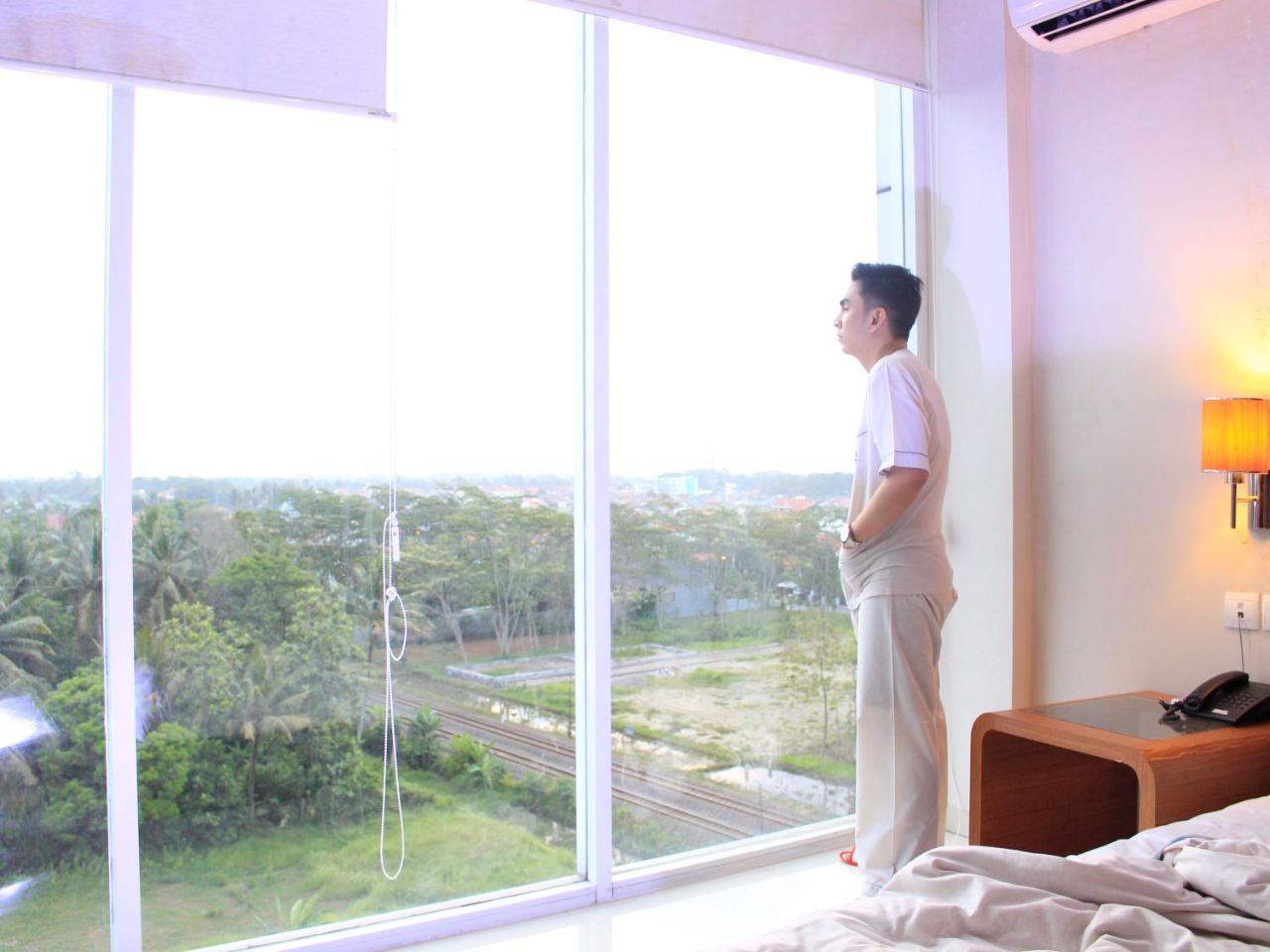 @Hom Premiere Cilacap Εξωτερικό φωτογραφία