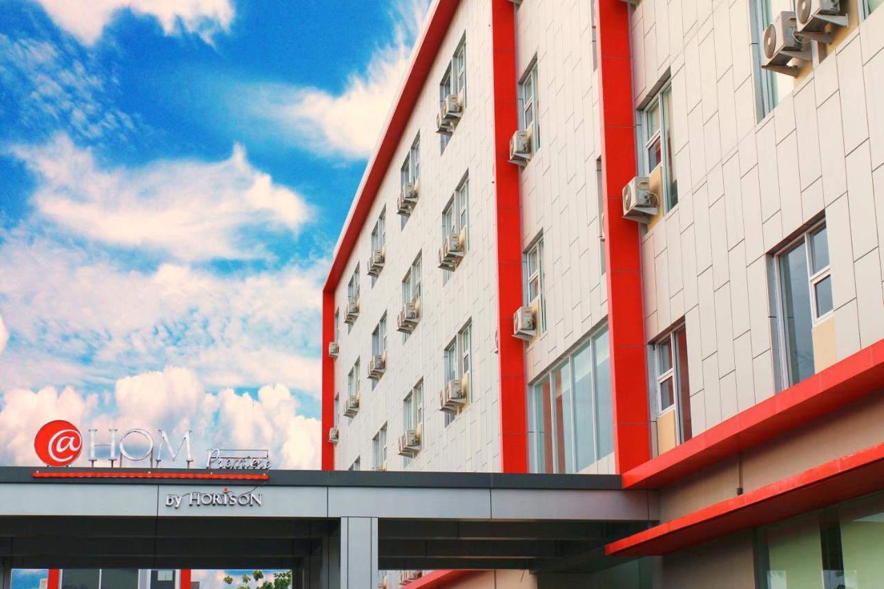 @Hom Premiere Cilacap Εξωτερικό φωτογραφία