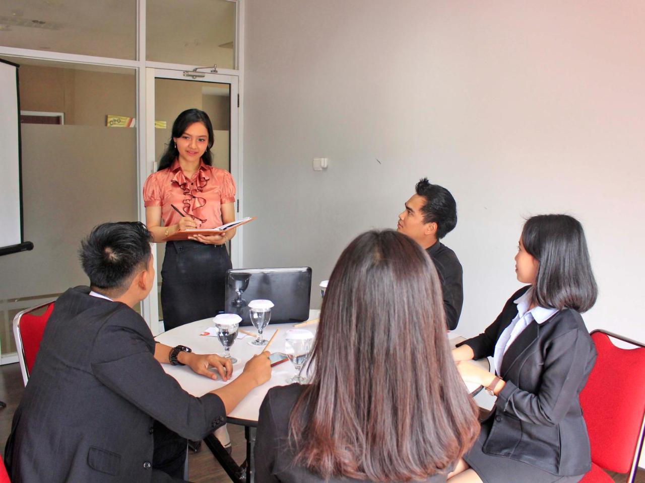@Hom Premiere Cilacap Εξωτερικό φωτογραφία